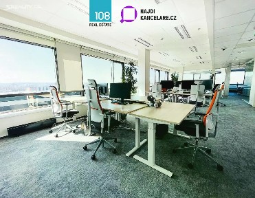 Pronájem kanceláře 739 m²