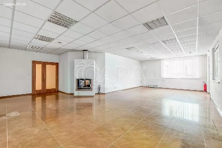 Prodej skladového prostoru 1029 m²