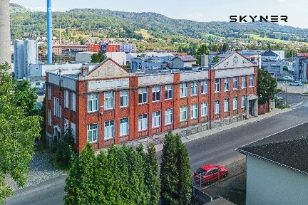 Prodej komerční nemovitosti 1850 m²