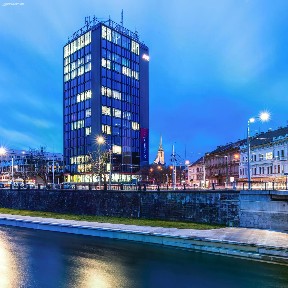Pronájem kanceláře 280 m²