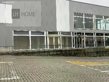 Pronájem obchodního prostoru 334 m²