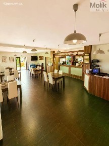 Pronájem restaurace 824 m²