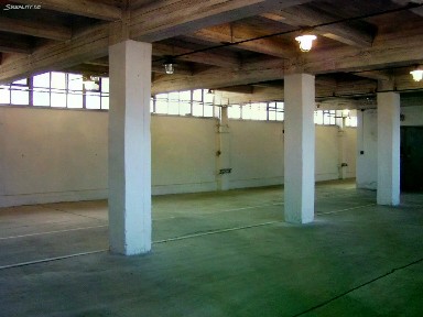 Pronájem skladového prostoru 890 m²
