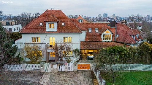 Prodej činžovního domu 740 m²