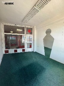 Pronájem obchodního prostoru 14 m²