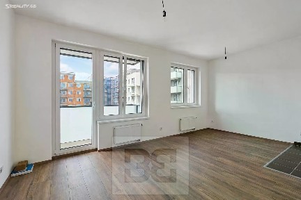 Pronájem bytu 1+kk 32 m² Arnošta Staňka, Praha - Hostivař