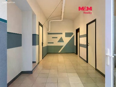 Pronájem obchodního prostoru 14 m²