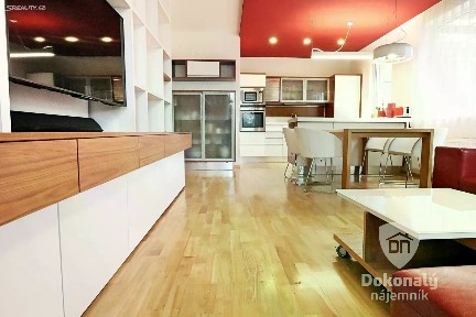 Pronájem bytu 4+kk 97 m²