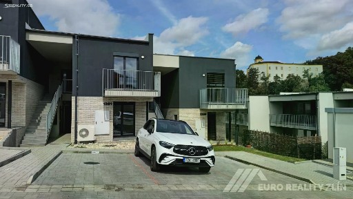Pronájem bytu 1+kk 29 m²