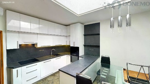 Pronájem bytu 2+kk 60 m²