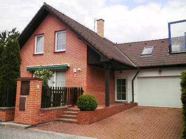 Pronájem rodinného domu 250 m², pozemek 383 m²