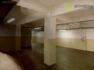 Pronájem skladového prostoru 240 m²