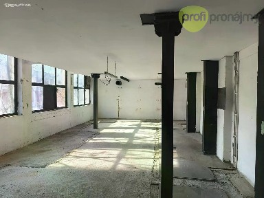 Pronájem skladového prostoru 521 m²
