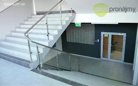 Pronájem skladového prostoru 374 m²