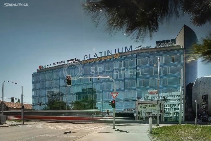 Pronájem kanceláře 568 m²