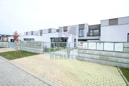 Nerudova, Vestec