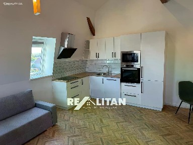 Pronájem bytu 2+kk 62 m²