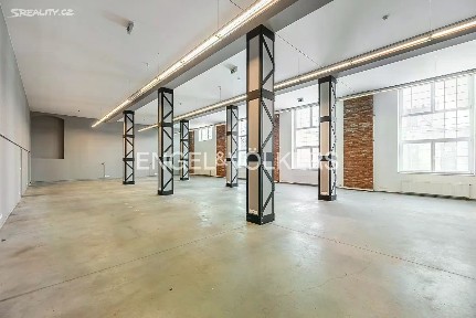 Pronájem kanceláře 468 m²