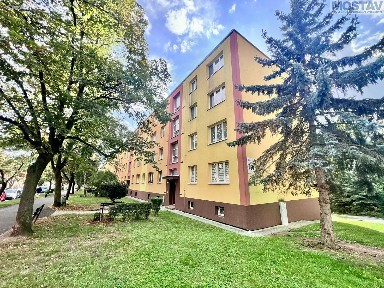 1. máje, Most