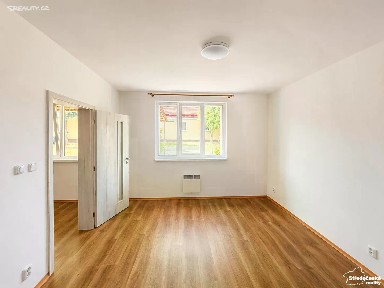 Mládežnická, Mšené-lázně