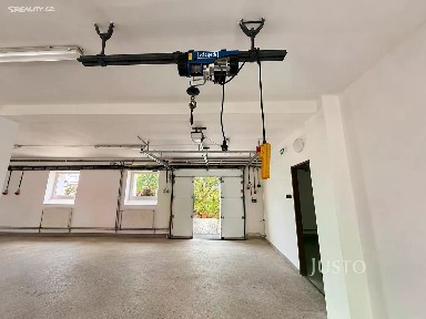 Pronájem výrobní haly, prostoru 200 m²