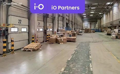 Pronájem skladového prostoru 855 m²