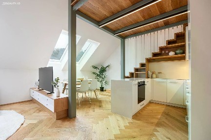 Pronájem bytu 4+kk 105 m²