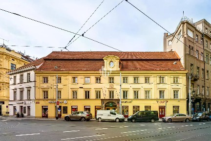 Pronájem kanceláře 293 m²