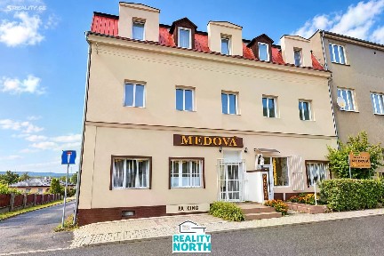 Kostomlatská, Světec
