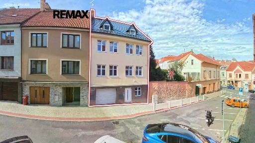 Pronájem rodinného domu 220 m², pozemek 225 m²