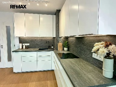 Pronájem bytu 3+kk 80 m²
