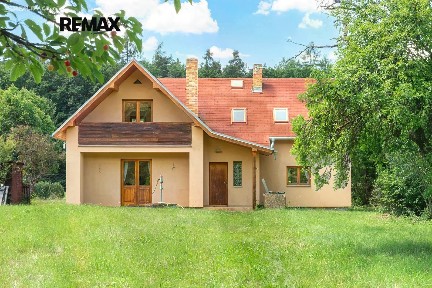 Pronájem rodinného domu 102 m², pozemek 1448 m²