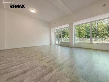 Pronájem obchodního prostoru 72 m²