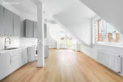 Pronájem bytu 2+kk 80 m²