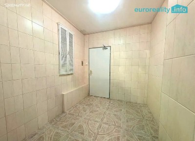 Pronájem obchodního prostoru 12 m²