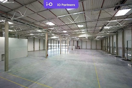 Pronájem skladového prostoru 495 m²