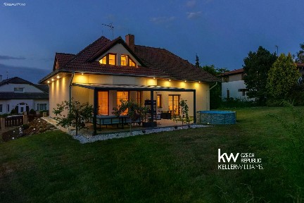 Prodej rodinného domu 203 m², pozemek 1141 m²