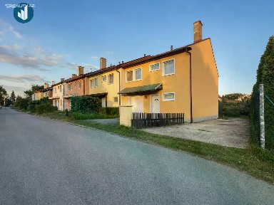 Hasičská, Tišice