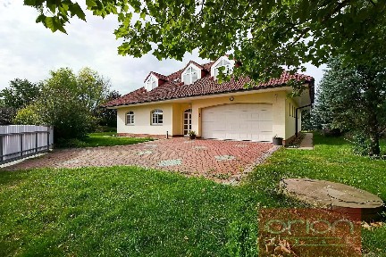Prodej rodinného domu 302 m², pozemek 1203 m²