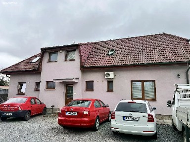Prodej rodinného domu 214 m², pozemek 669 m²