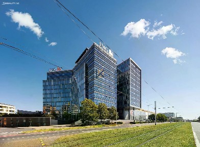 Pronájem kanceláře 548 m²