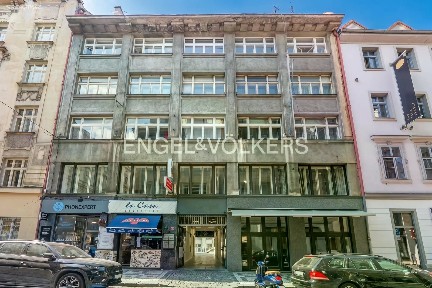 Pronájem kanceláře 226 m²