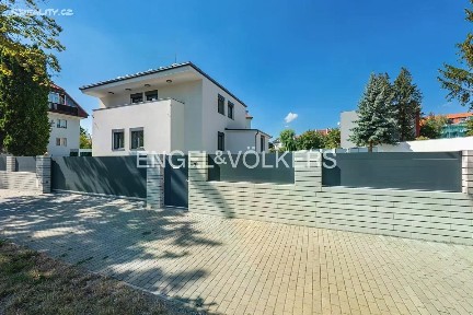 Pronájem kanceláře 200 m²