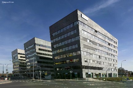 Pronájem kanceláře 302 m²