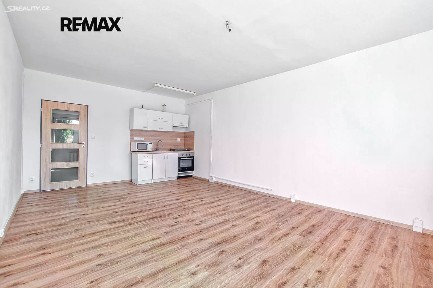 Pronájem bytu 1+kk 32 m²