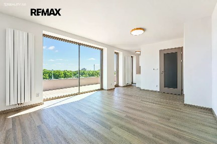 Pronájem bytu 1+kk 53 m²
