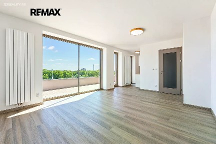 Pronájem bytu 1+kk 53 m²
