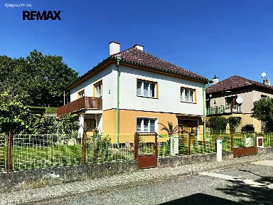 Prodej rodinného domu 144 m², pozemek 669 m²