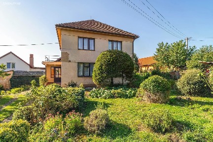 Prodej rodinného domu 175 m², pozemek 637 m²