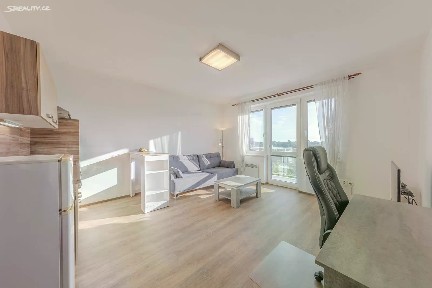 Pronájem bytu 1+kk 28 m²